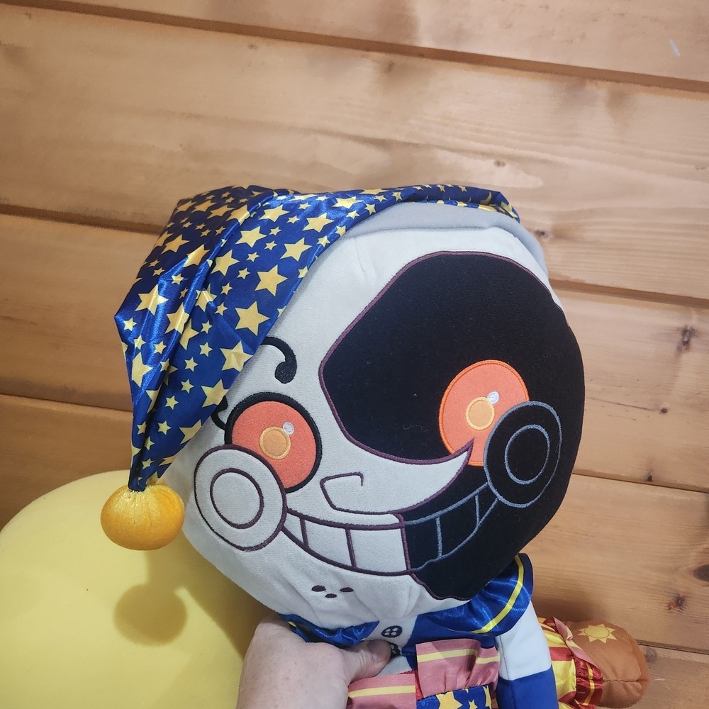 Funko Five Nights Freddy's FNAF Jumbo Moon Sun Plush Lot 2 Security Gamestop 22" - Picture 8 of 8
